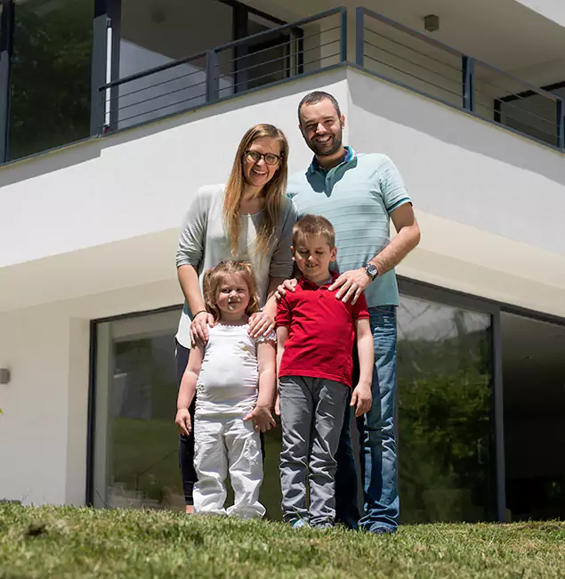 Why Lehigh Acres Trusts Lehigh Acres Pest Control Pro for Carpenter Bee Removal?